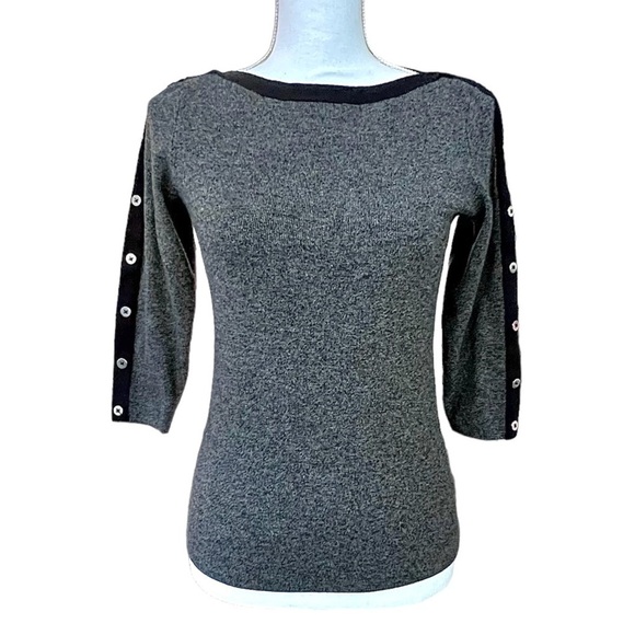 Cute CB Gray Sweater Top with Black Neckline and Buttons on 3/4 Sleeves Sz S - Picture 1 of 7